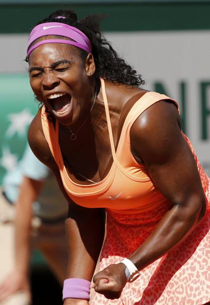Tutta la gioia di Serena che si aggiudica il terzo set per 6-2 e cos il torneo parigino pi importante sulla terra rossa: il Roland Garros 2015  suo! In passato aveva vinto nel 2002 contro Venus e nel 2013 contro la Sharapova (Reuters)